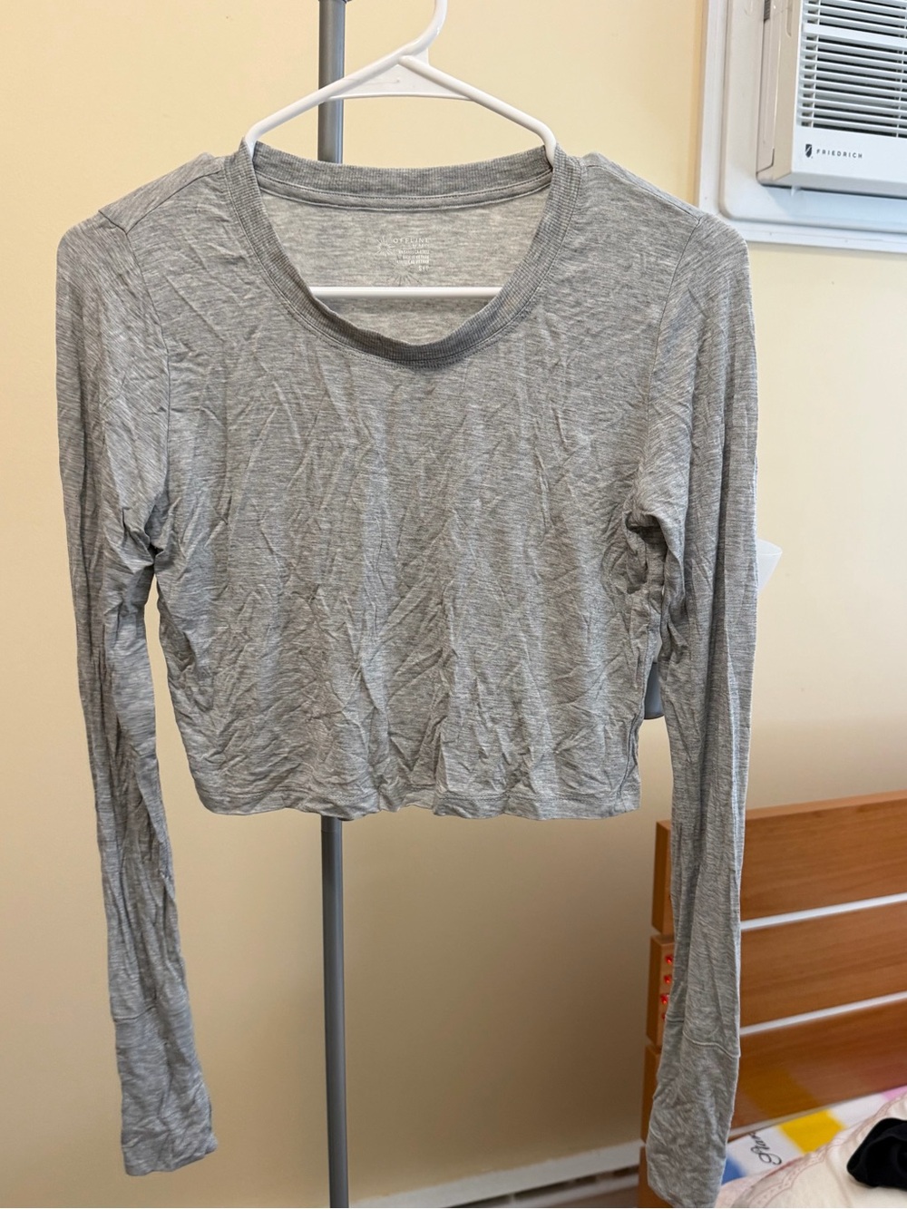 Aerie OFFLINE American Eagle Thumbs Up Cropped Long Sleeve Heather Gray SMALL